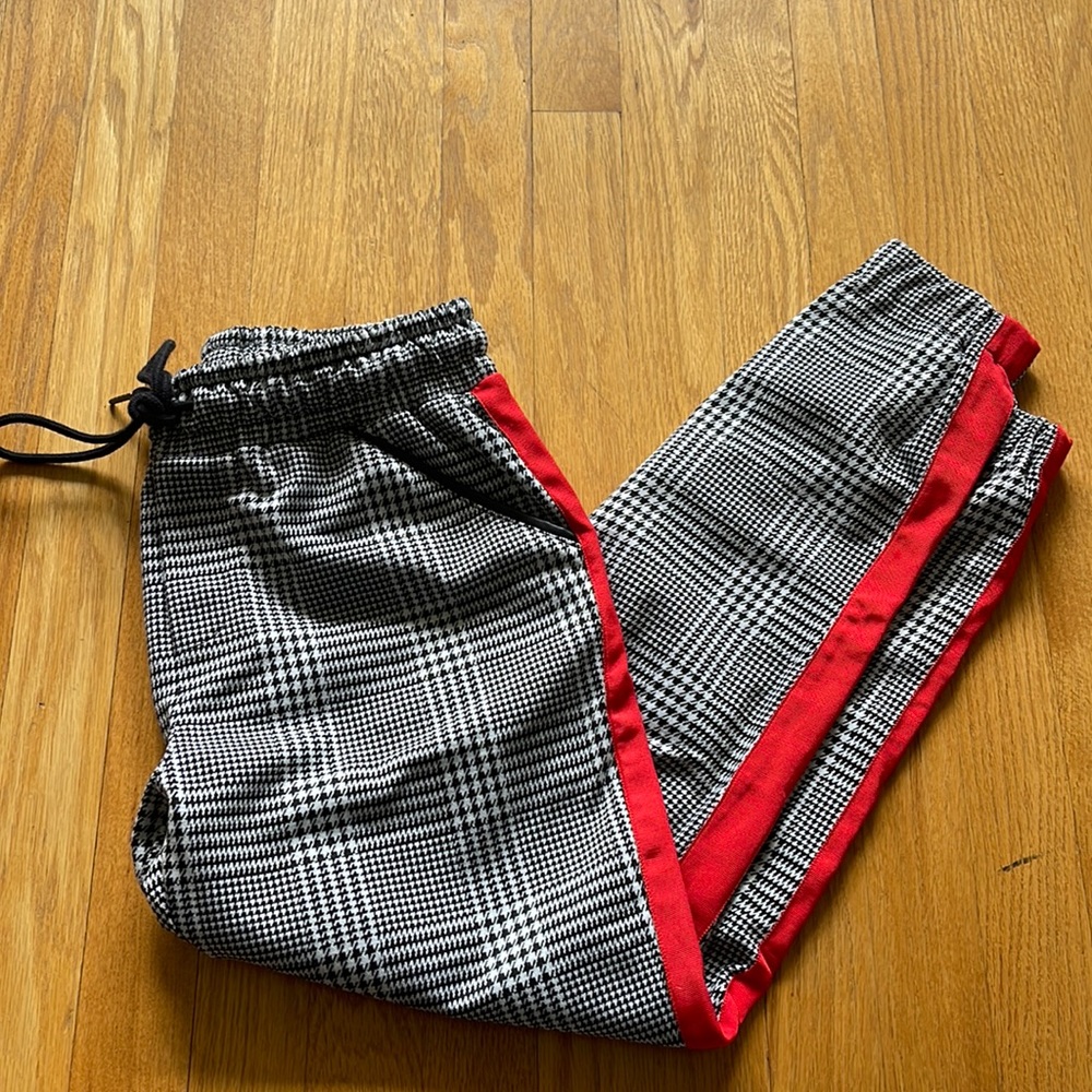 Black, red and white pants with adjustable string